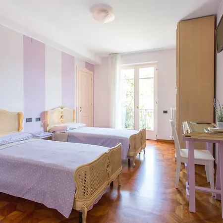 A Casa Di Lucio E Giuliana Bed & Breakfast Pineto